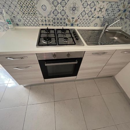B&B Regina Rooms Avola Bagian luar foto