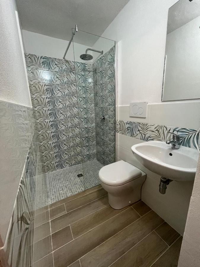 B&B Regina Rooms Avola Bagian luar foto