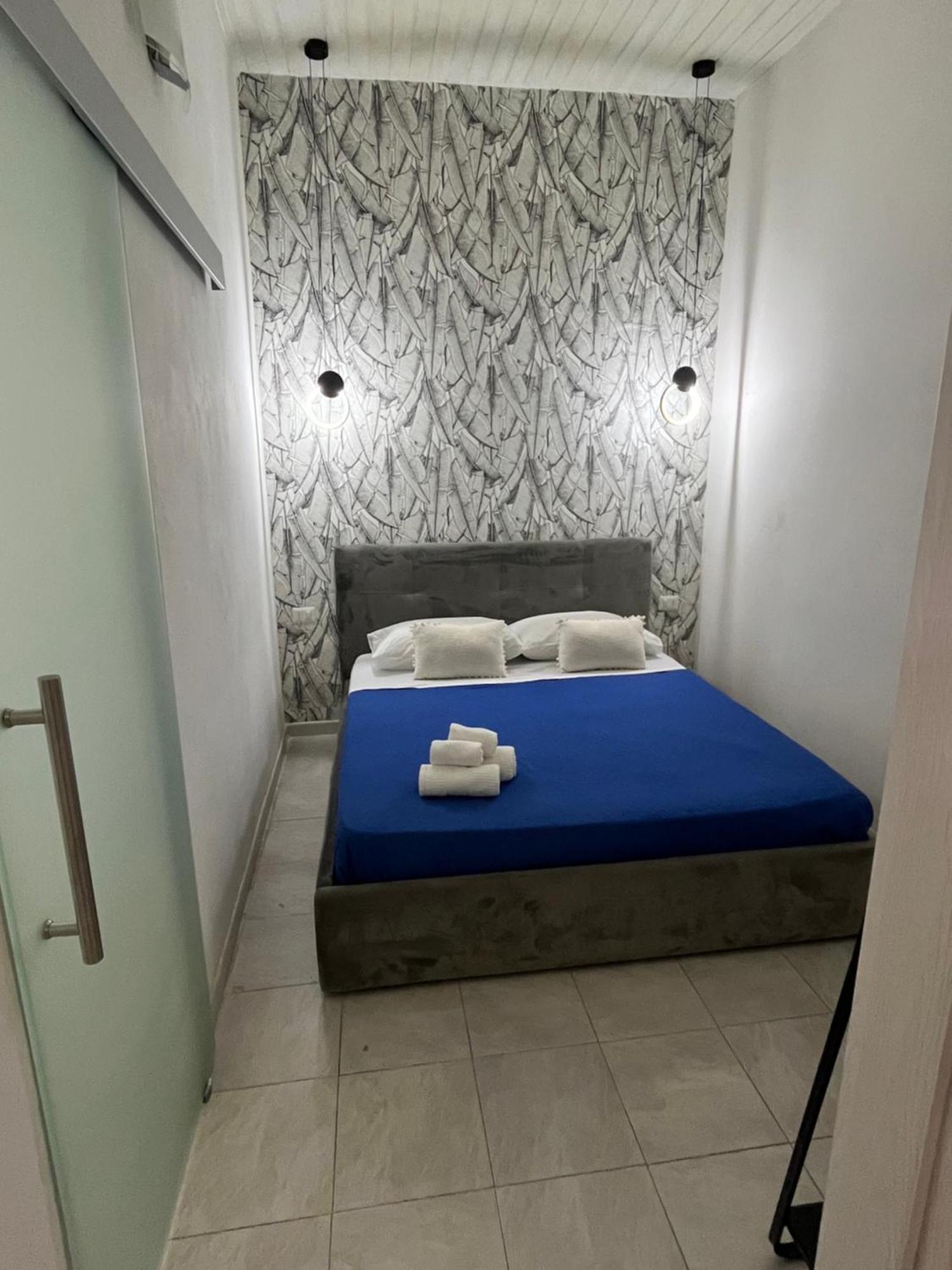 B&B Regina Rooms Avola Bagian luar foto