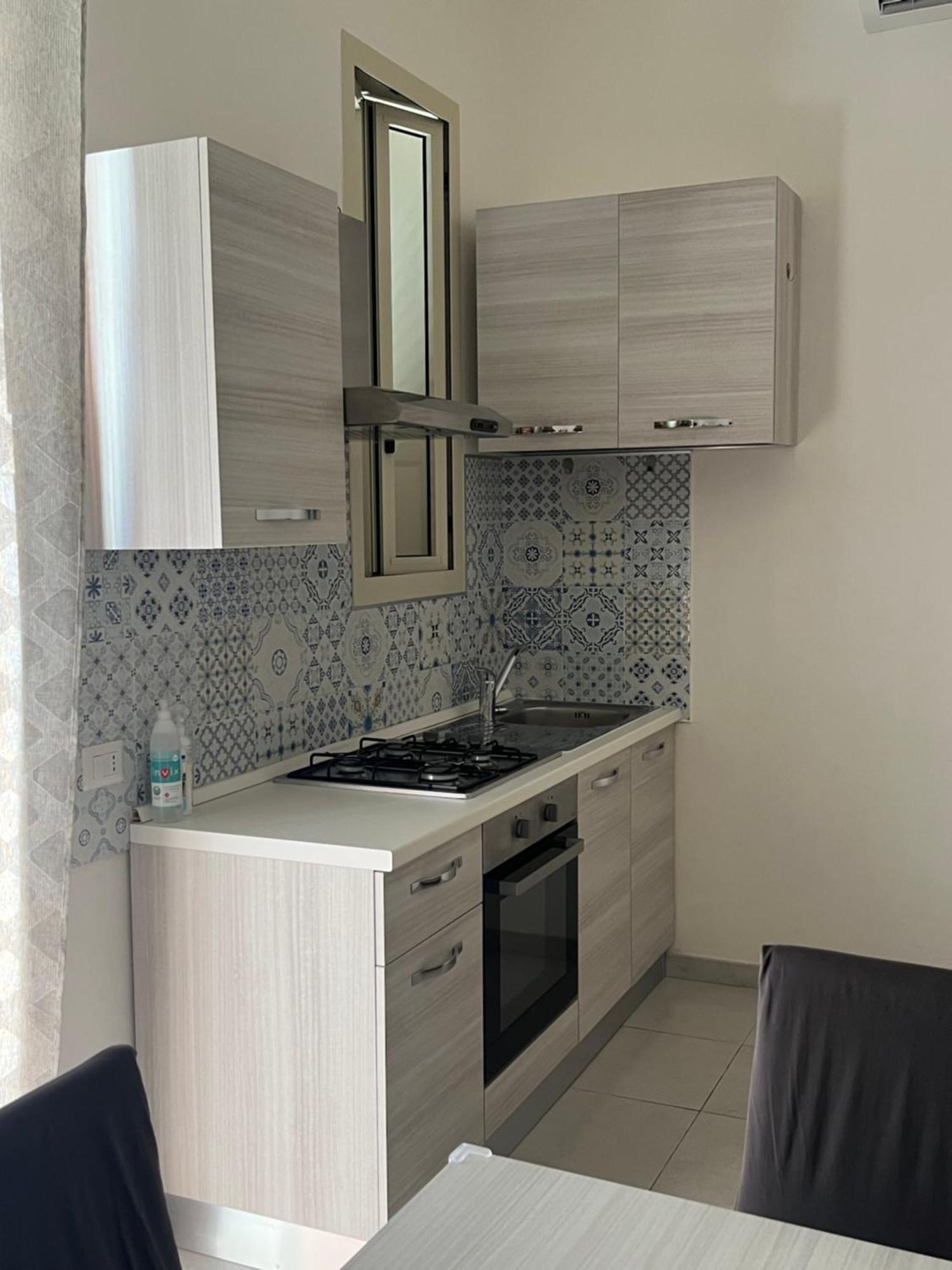 B&B Regina Rooms Avola Bagian luar foto