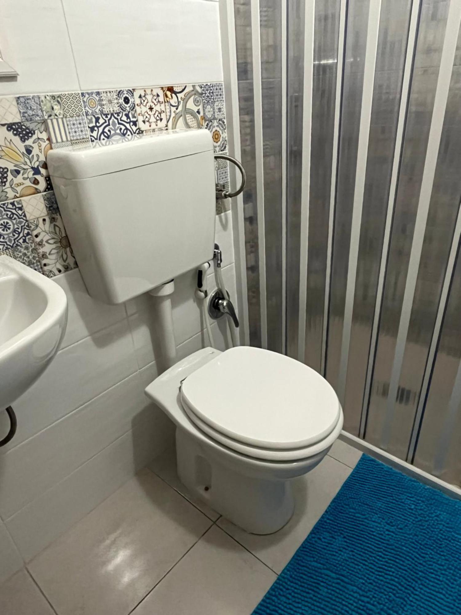 B&B Regina Rooms Avola Bagian luar foto